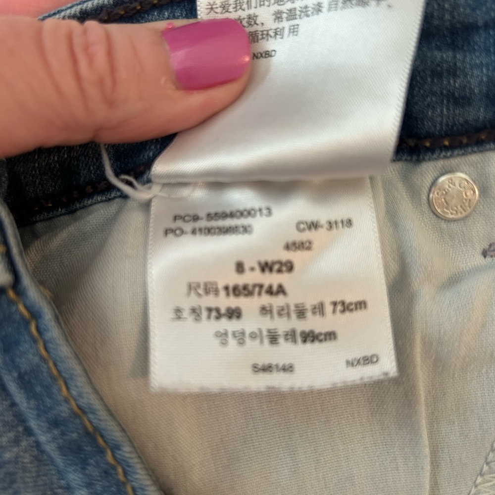 Denizen from Levi's Blue Jean Shorts with Cuffed Hem Women’s Size 8 - Picture 6 of 6
